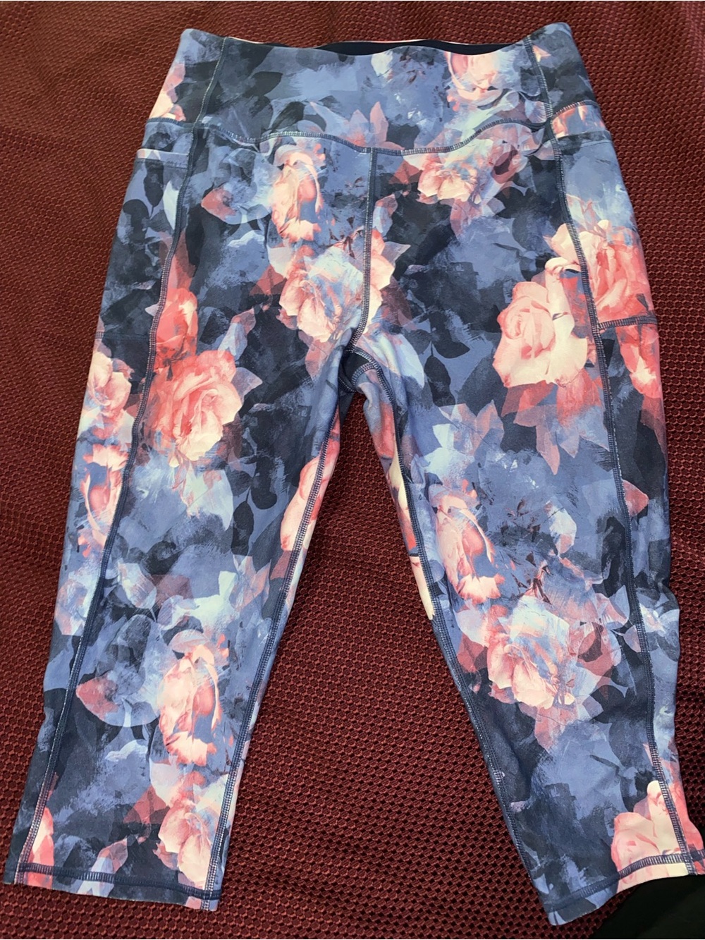 Skechers GO WALK High-Waisted Summer Rose Capri Leggings - L